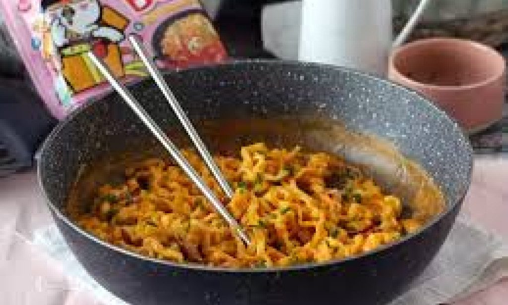 How Buldak Ramen Affects Your Gut, Skin, and Sleep