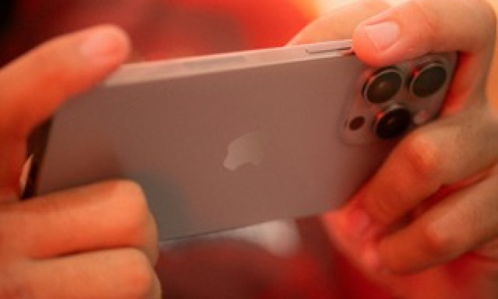 10 Simple Ways to Spend Less Time on Your Phone